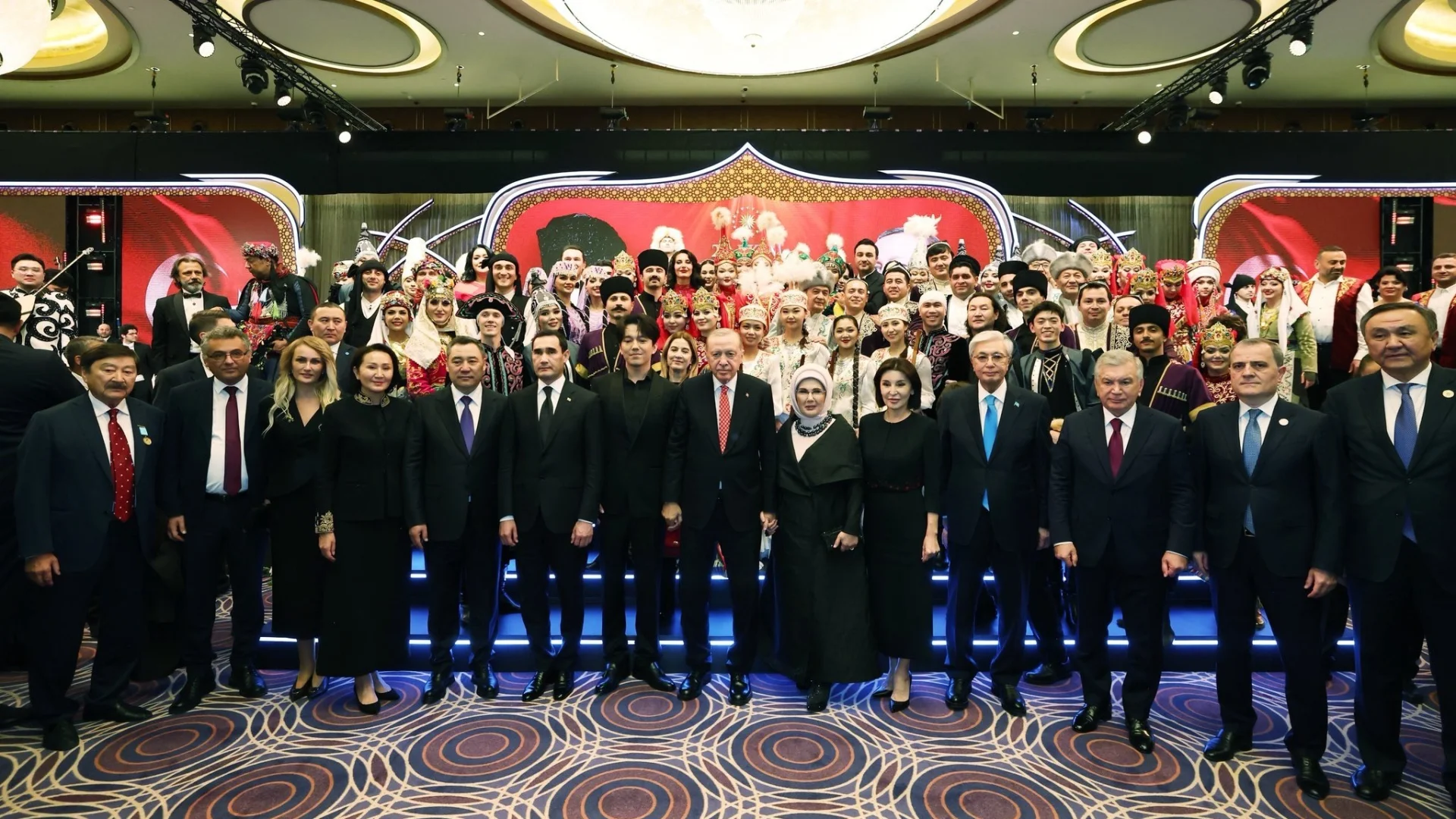 Emine Erdoğan’dan TDT Liderleriyle Resmi Akşam Yemeğine İlişkin Paylaşım