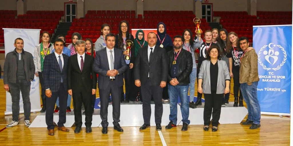 Satranç Genç Kızlar - Erkekler İl Birinciliği Müsabakaları Tamamlandı