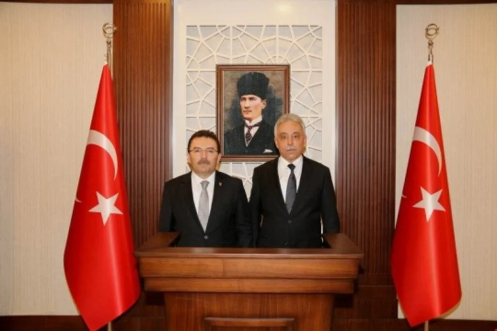 Emniyet Genel Müdürü Altınok Hakkari Valisi Toprak'ı ziyaret etti