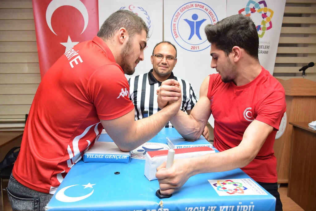 Samsun Yıldız Gençlik, 5. Türkiye Genç Erkekler Bilek Güreşi Yarışması’na gidiyor
