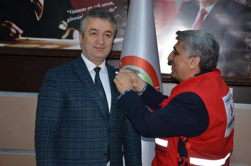 Türk Kızılayı Bafra Şube Başkanı Osman Genç’den Topaloğlu’na Ziyaret.