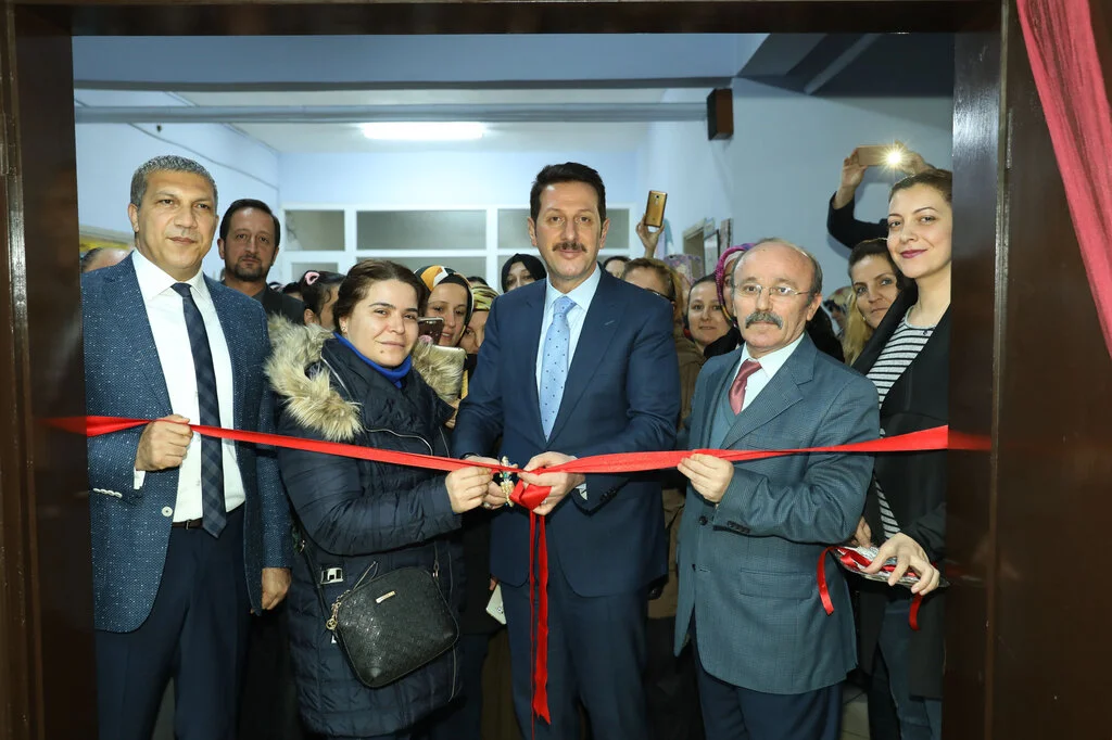 Eğitim Gönüllüsü Başkan Tok’a öğrencilerden sevgi seli