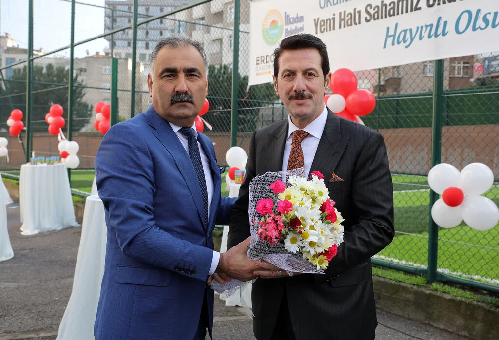 Tok'tan İlkadımlı Miniklere Halı Saha Hediyesi