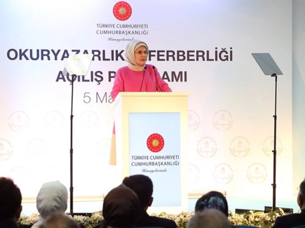 Emine Erdoğan, “Okuma-Yazma Seferberliği” başlattı