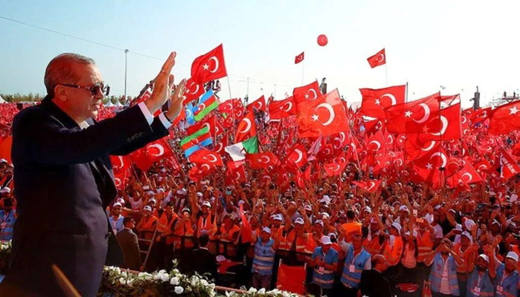 TÜRKİYE'NİN MİMARI GELİYOR...