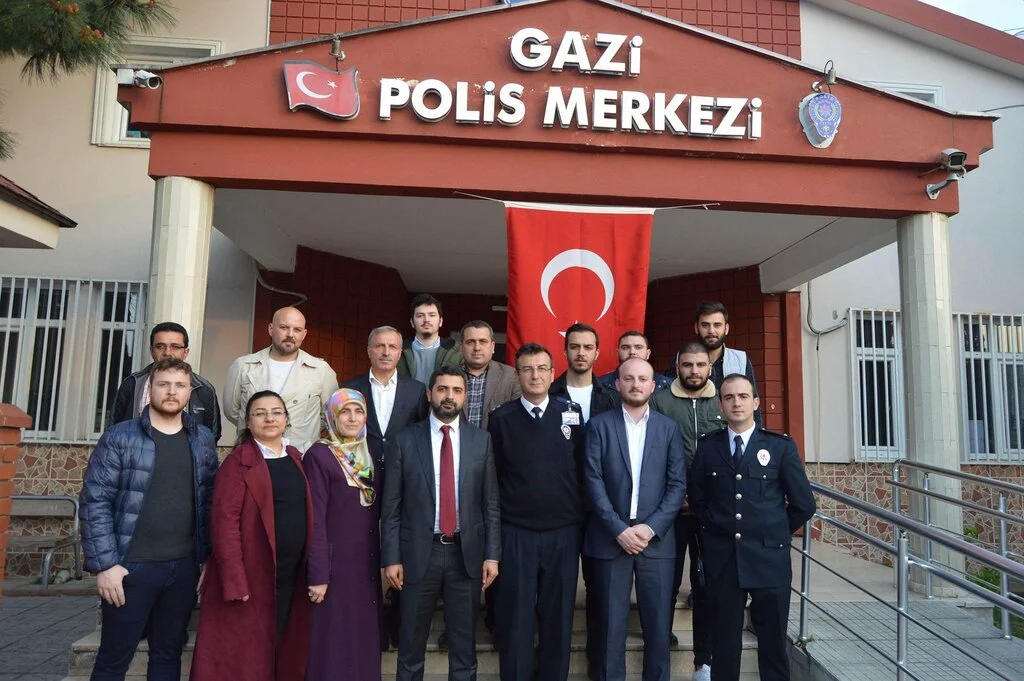 BAŞKAN HAKAN AY'DAN YERİNDE KUTLAMA