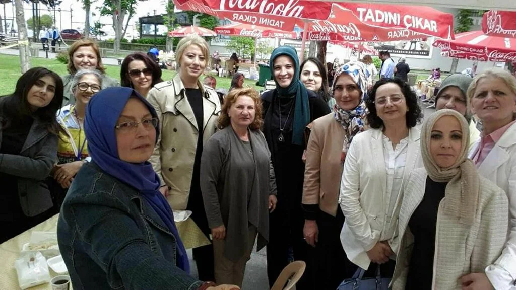 SELMA GÜNDOĞDU ;ENGELLİ HAFTASINI VE ANNELER GÜNÜNÜ KUTLADI