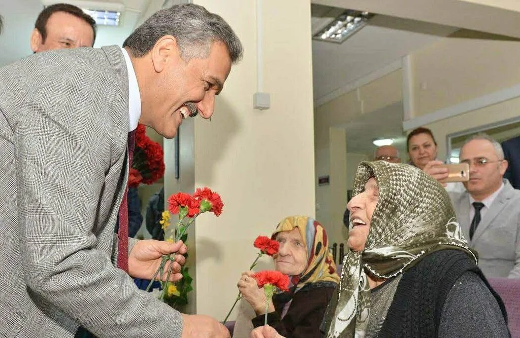 SAMSUN VALİSİ OSMAN KAYMAK'TAN ANNELERE ÖZEL MESAJ