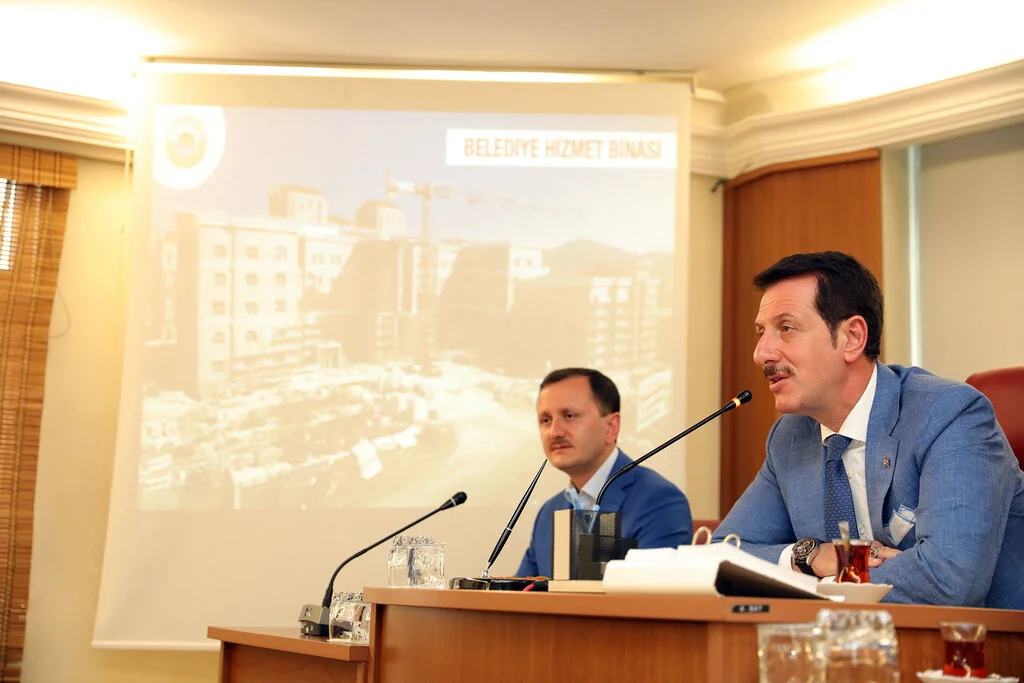 BAŞKAN TOK KURMAYLARINI TOPLADI “DUR DURAK BİLMEDEN ÇALIŞMAYA DEVAM ETMELİYİZ”