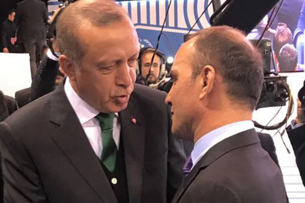 ÜNLÜ İŞ ADAMINDAN DOLAR SAVAŞINA BÜYÜK DESTEK