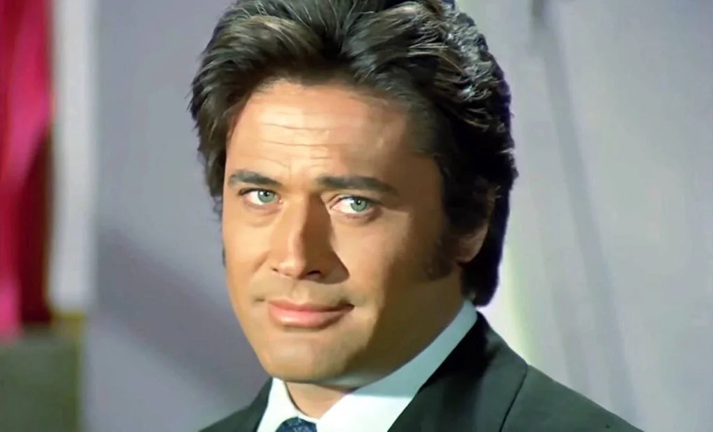 Cüneyt Arkın hayranlarını korkuttu