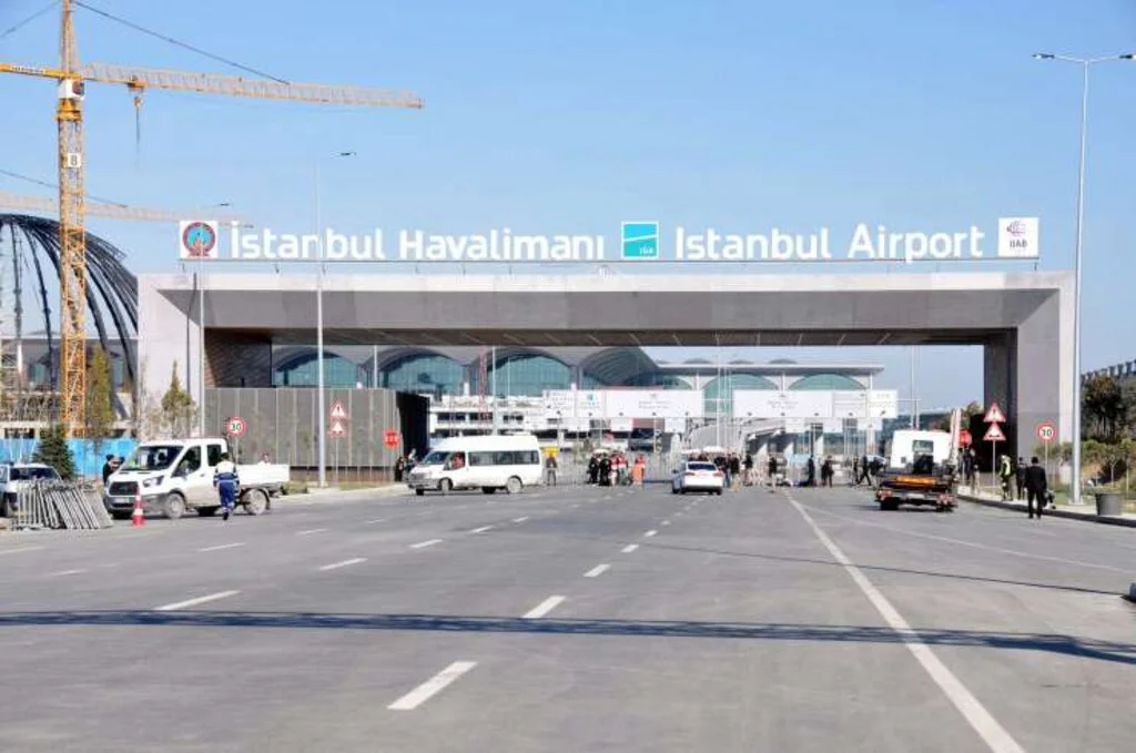 3. Havalimanının Tabelesı Asıldı