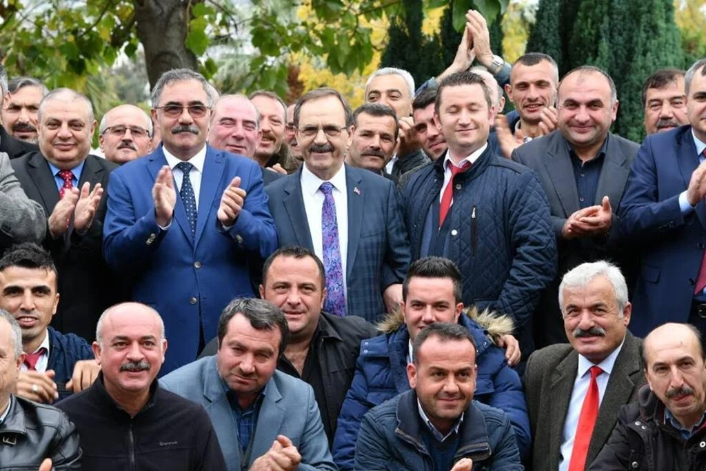 BAŞKAN ŞAHİN'DEN ÖZEL HALK OTOBÜSÇÜLERİNE MÜJDE
