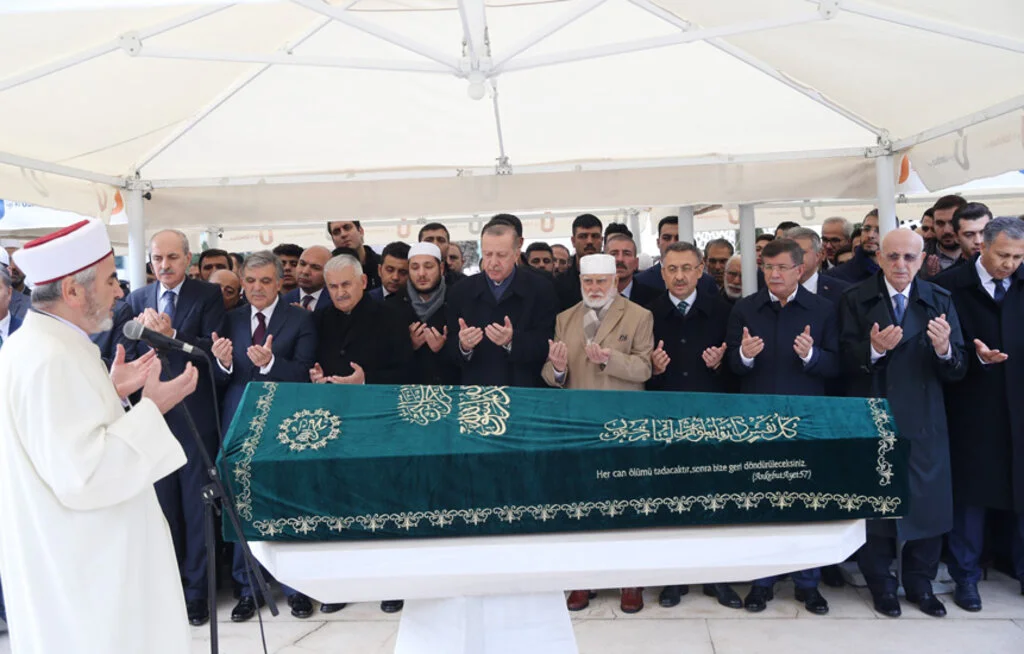 Cumhurbaşkanı Erdoğan, Abdullah Tivnikli’nin cenaze törenine katıldı