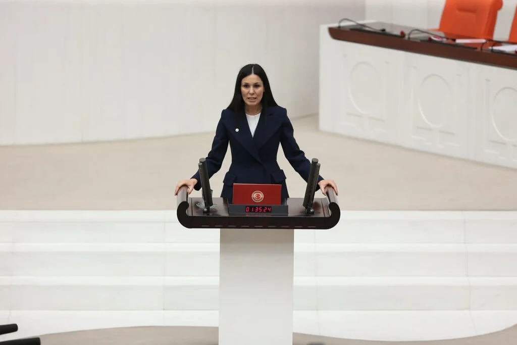 Kadınlarımızın  Katkısı ile Demokrasimiz  Daha Güçlü