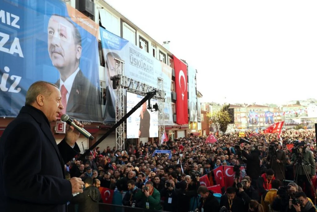 Cumhurbaşkanı Erdoğan Sordu: O Kadınla Ne İşin Var?