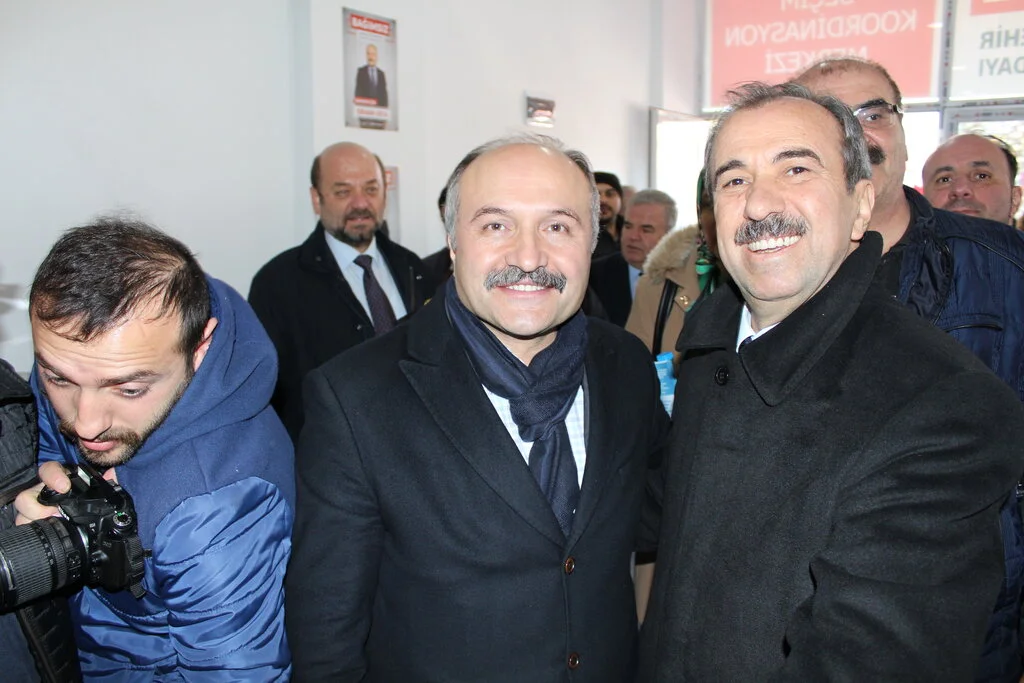 Hayati Tekin Erhan Usta'nın Seçim Bürosu'nu ziyaret etti
