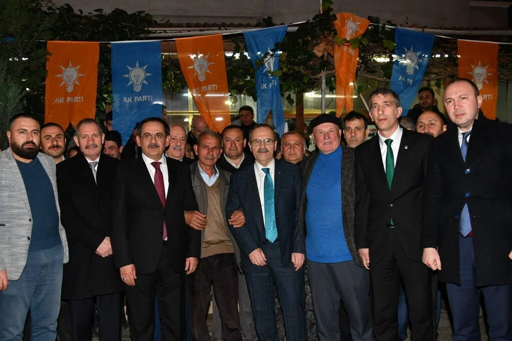 Zihni Şahin'den 2 mahallede gövde gösterisi