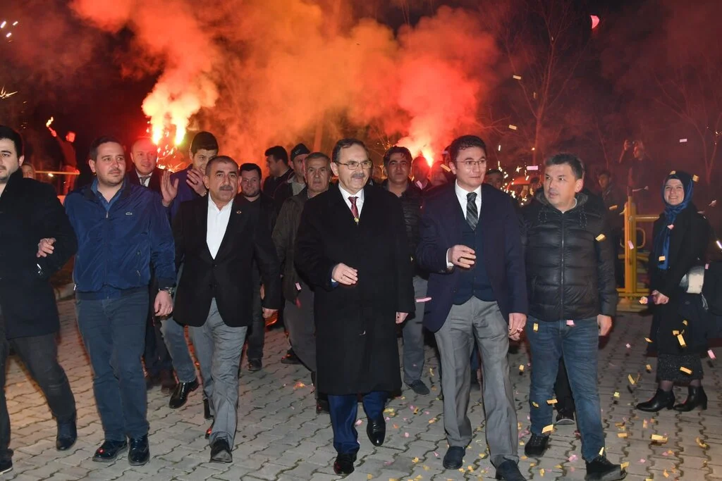 Sarıtaş'ta sevgi seliyle karşılanan Başkan Zihni Şahin, söz verdi: