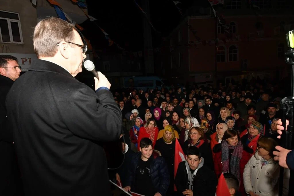 Yeni Mahalle'de Zihni Şahin coşkusu