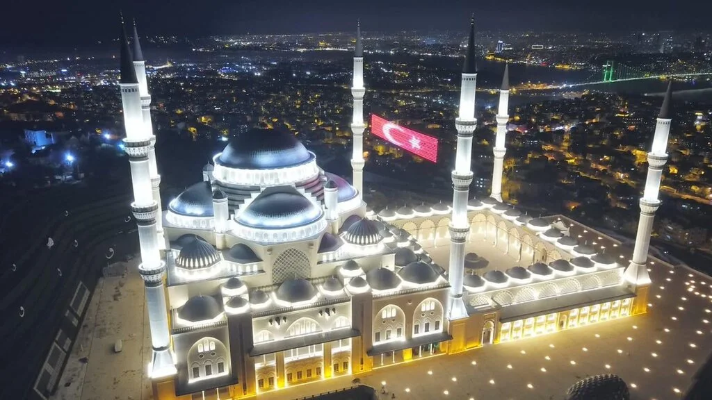 Çamlıca Camii İbadete açılıyor