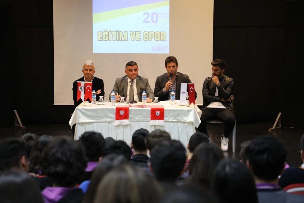 AZTOPAL VE UYAR ÖĞRENCİLERLE BİR ARAYA GELDİ
