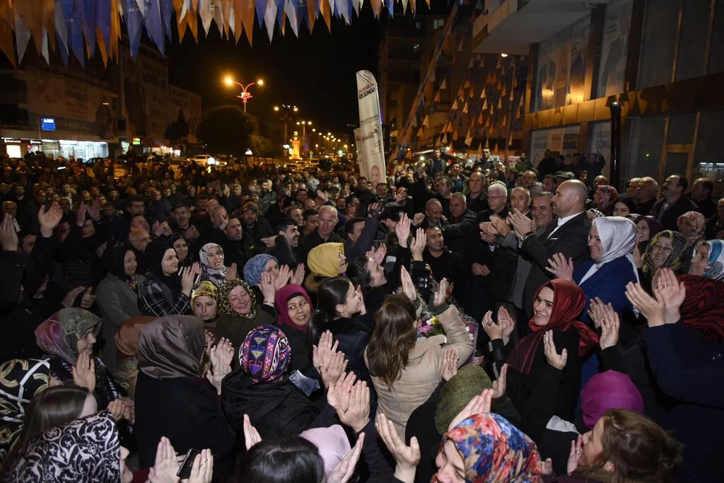 Gençlerden Togar’a Konvoylu Destek