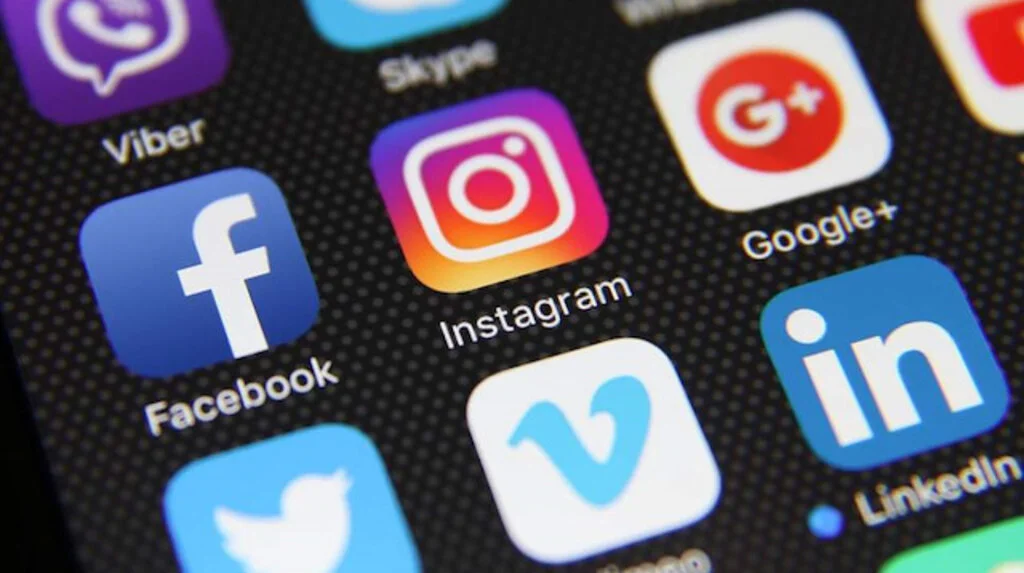 Instagram ve Facebook Çöktü