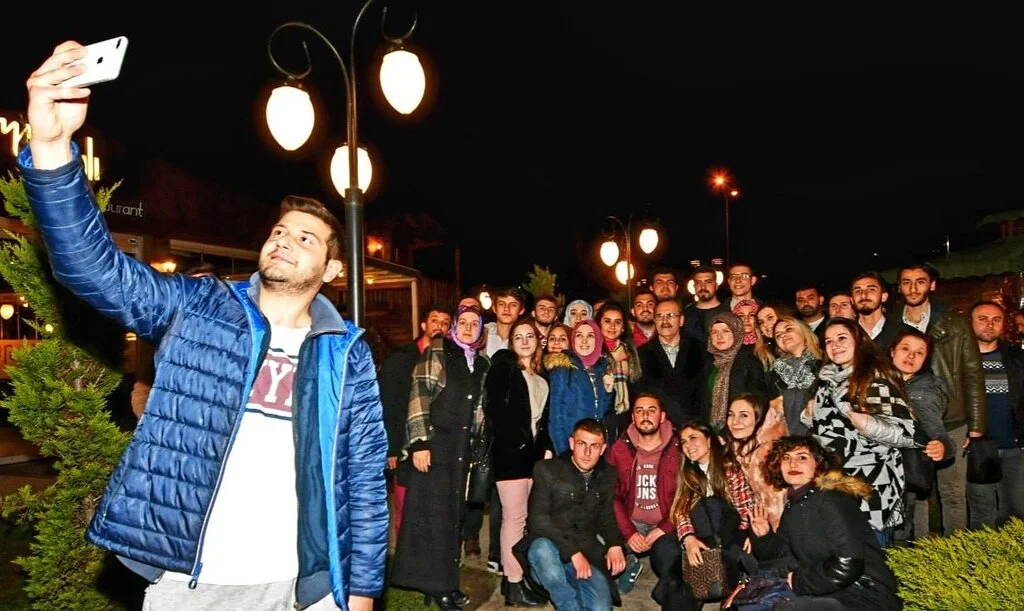 Şahin; Öğrenciler ve Gençlerle Buluştu
