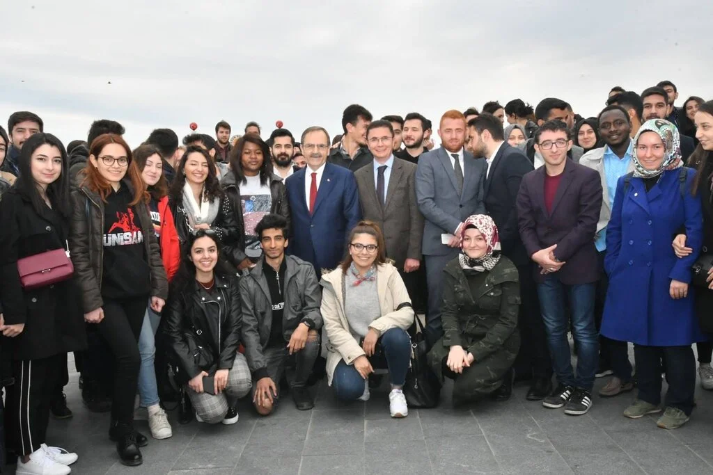 Şahin'den Üniversiteli Ögrencilere Müjde
