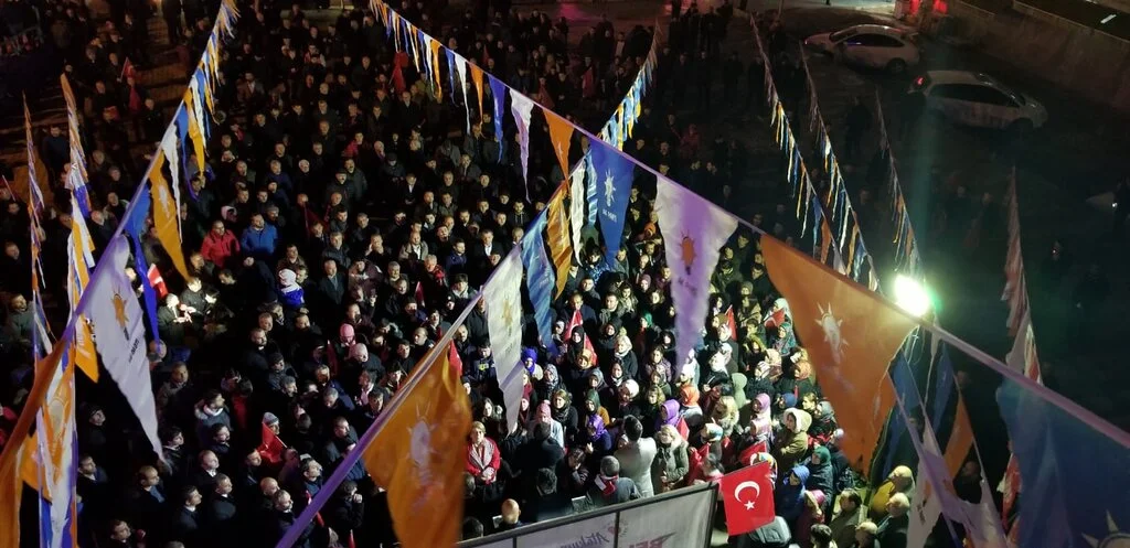 Zihni Şahin'den coşkulu mitinglerde iddialı sözler: