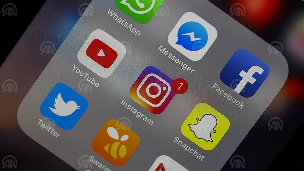 AB'den sosyal medyaya 'yalan haber' çağrısı
