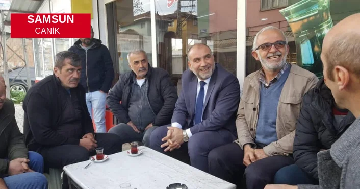Başkan Sandıkçı halkla kucaklaşıyor