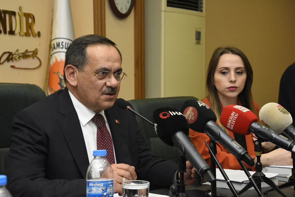 Başkan Mustafa Demir'in ilk meclis toplantısı
