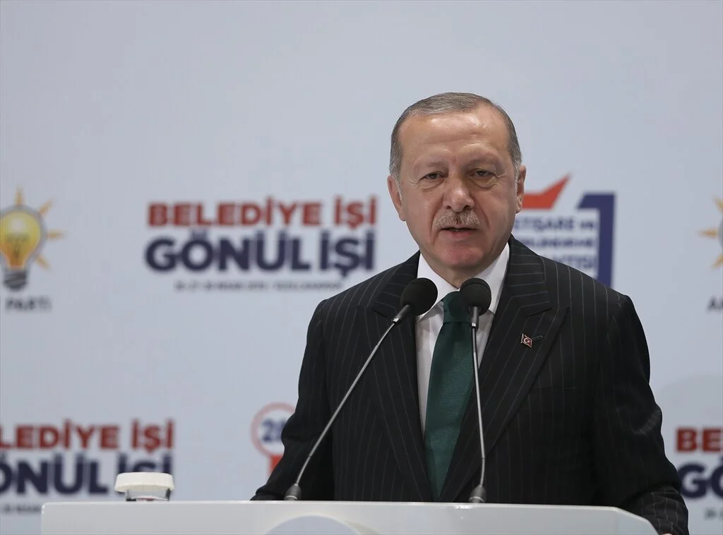 Halkla ilişkisini kesen Başkanla, biz de ilişkimizi keseriz
