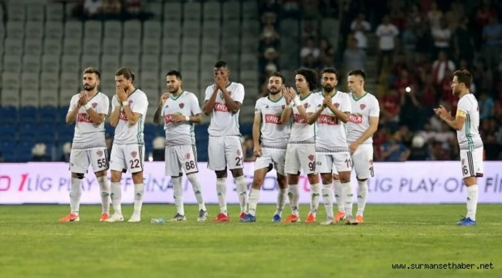 1. Lig'i üçüncü bitiren yine gülemedi