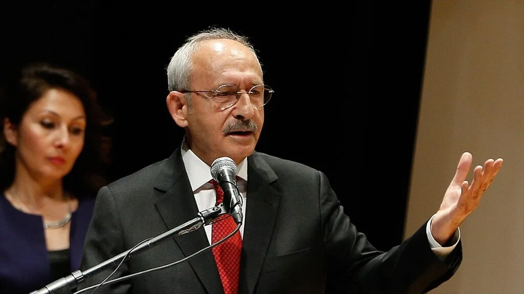 'Karamsar tablo çizdim ama karamsar değilim'