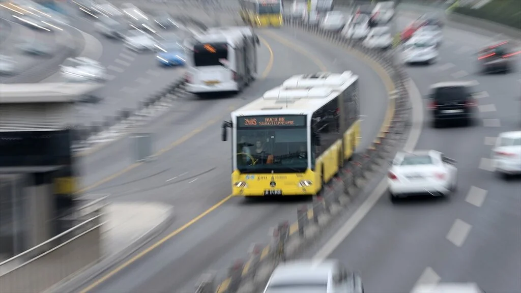 İstanbul'da aylık öğrenci kartı 40 liraya indirildi