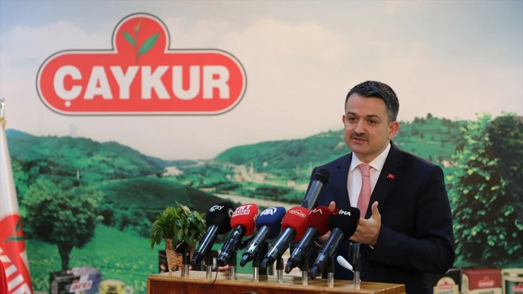 Pakdemirli: İnşallah çok güzel bir çay sezonu yaşayacağız