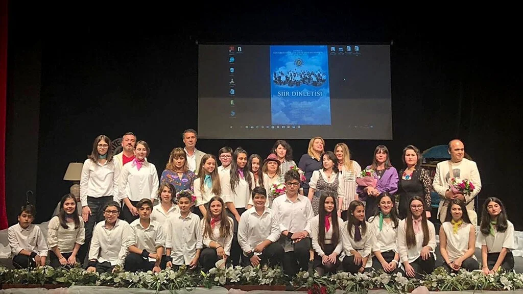 Öğrenciler şiirin büyülü dünyasına adım attı
