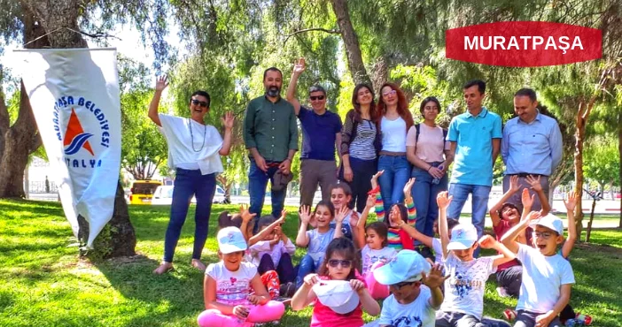 Ağaçlara dokundular, kuşları dinlediler