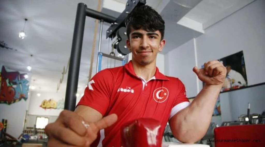 "Demir bileğiyle" dünyayı devirmek istiyor