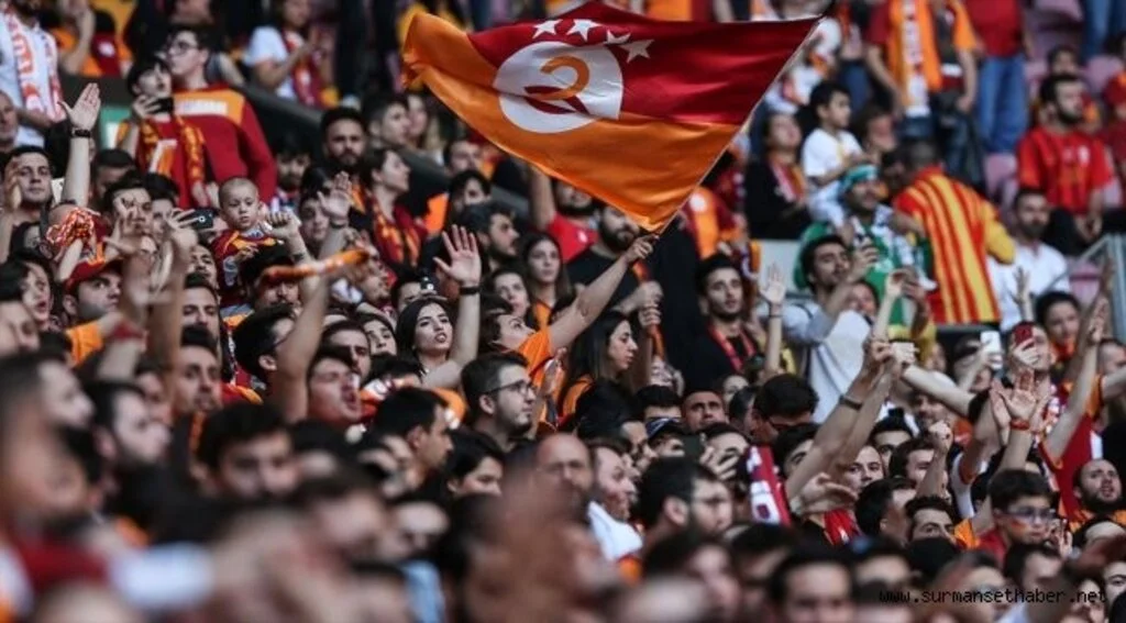 Galatasaray şampiyonluğunu kutluyor