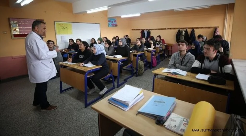 Poliklinikte kurulan okul 38 yıldır 'sağlıkçı' yetiştiriyor