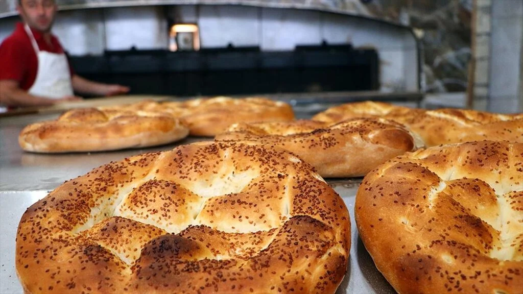 Ramazan pidesinin dumanı tütmeye başladı