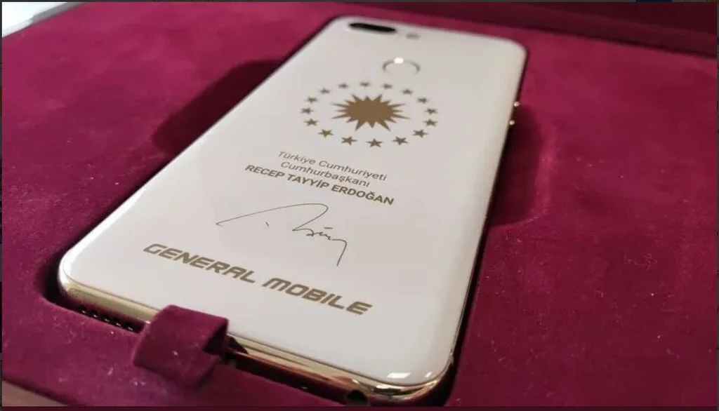 Cumhurbaşkanı'na özel yerli Telefon üretildi
