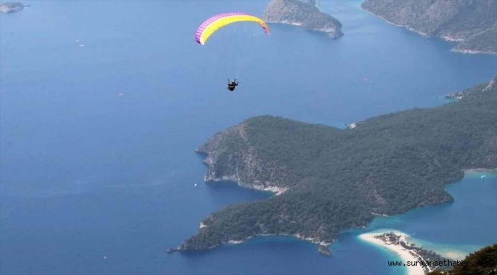 Bayramda 7 bin 421 kişi Babadağ'da yamaç paraşütü yaptı