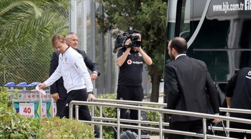 Guti, Beşiktaş'tan ayrıldı