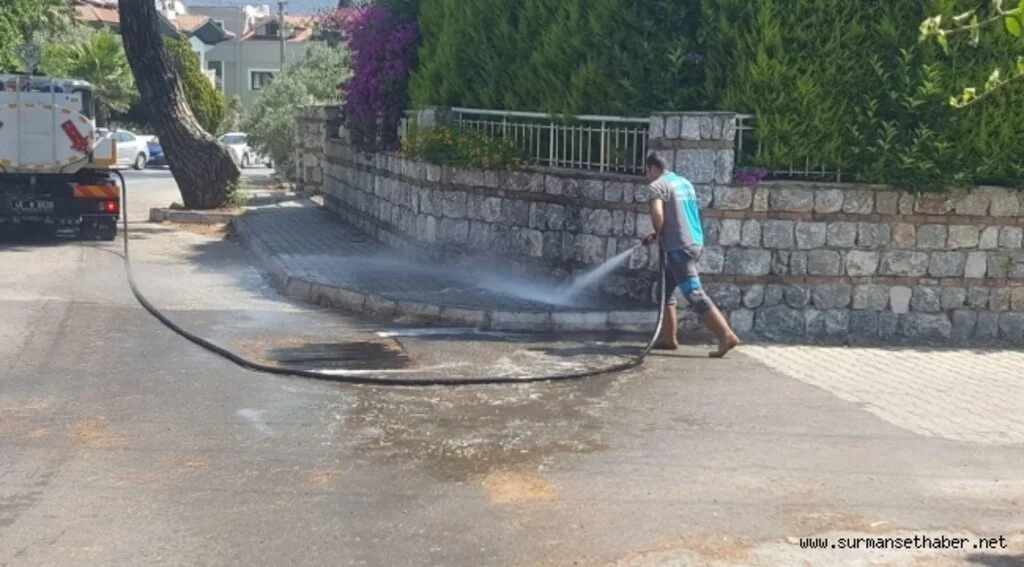 Marmaris Belediyesinden Dere Tepe Temizlik