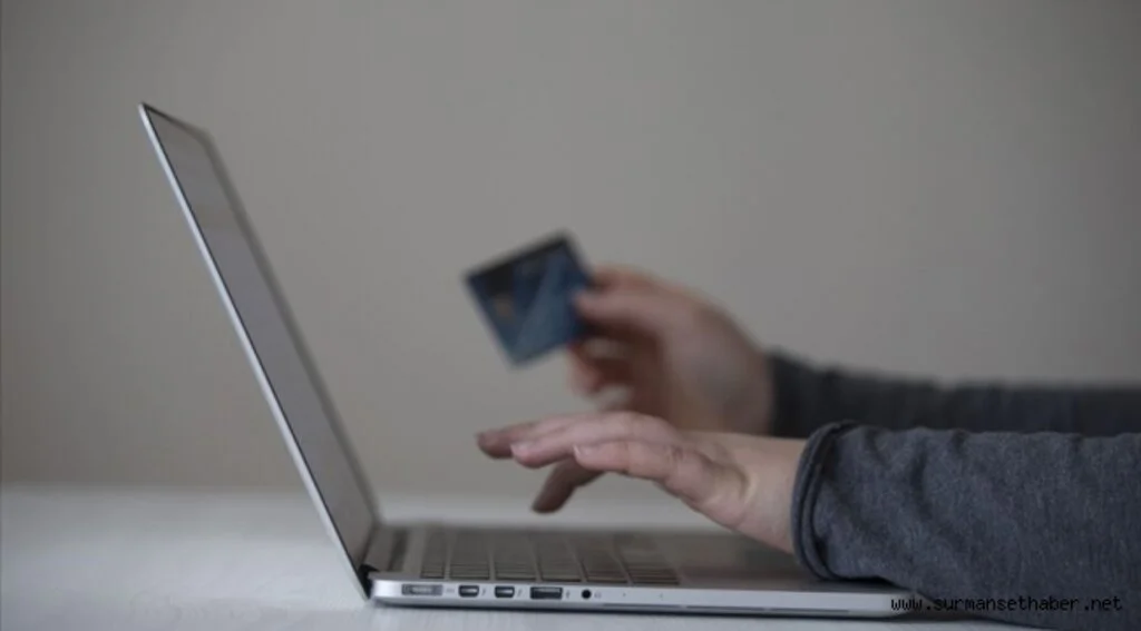 'Türkiye'de gençler daha çok e-ticareti tercih ediyor'